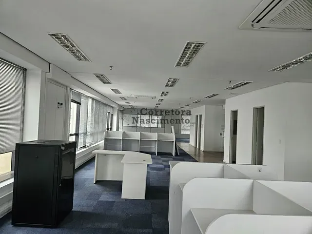 Sala com 193m², para alugar, no bairro Centro em São José dos Campos