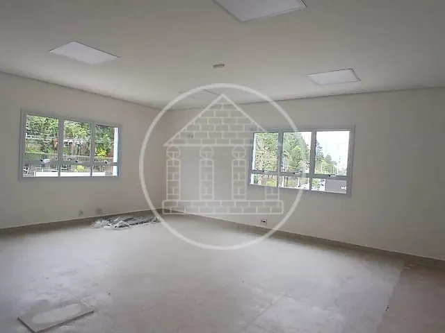 Sala com 38m², para alugar, no bairro Jardim Marajoara em São Paulo