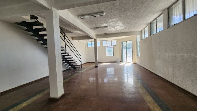 Sala com 205m², à venda ou para alugar, no bairro Centro em Pelotas