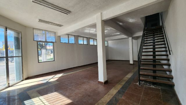 Sala com 205m², à venda ou para alugar, no bairro Centro em Pelotas