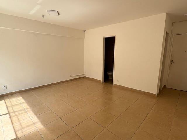 Sala à venda, no bairro Centro em Petrópolis