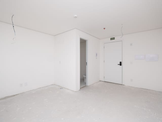 Sala com 34m², à venda, no bairro Centro em Pelotas
