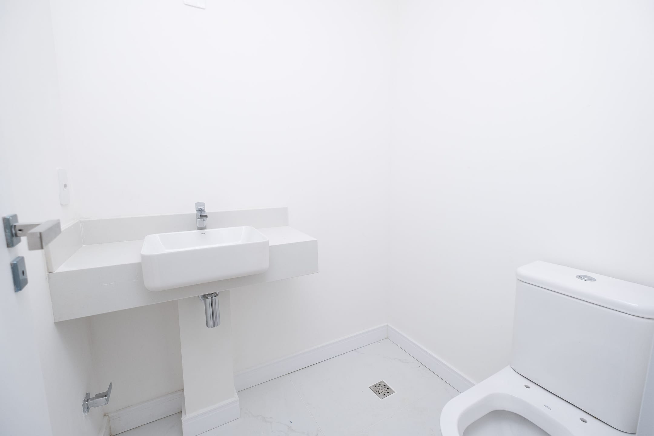 Sala comercial à venda no Zabaleta Office, Centro - 24 m², banheiro privativo, andar alto e infraestrutura completa. - 7