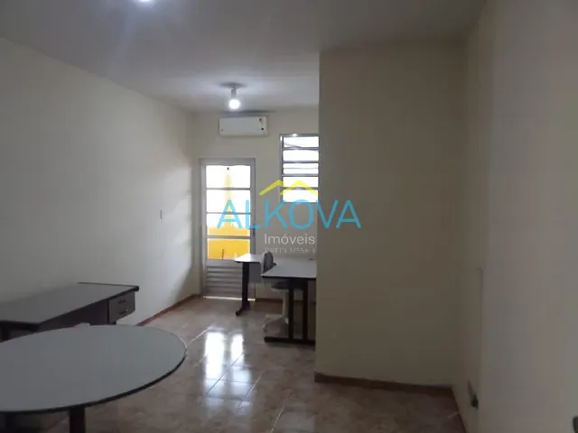 Sala à venda ou para alugar, no bairro Vila Guaianazes em São José dos Campos