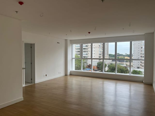 Sala para alugar, no bairro Gleba Fazenda Palhano em Londrina