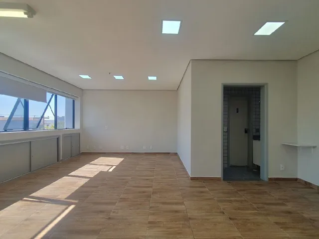 Sala com 42m², para alugar, no bairro Vila Carrão em São Paulo