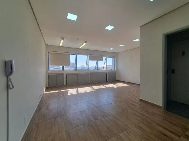 Sala com 42m², para alugar, no bairro Vila Carrão em São Paulo