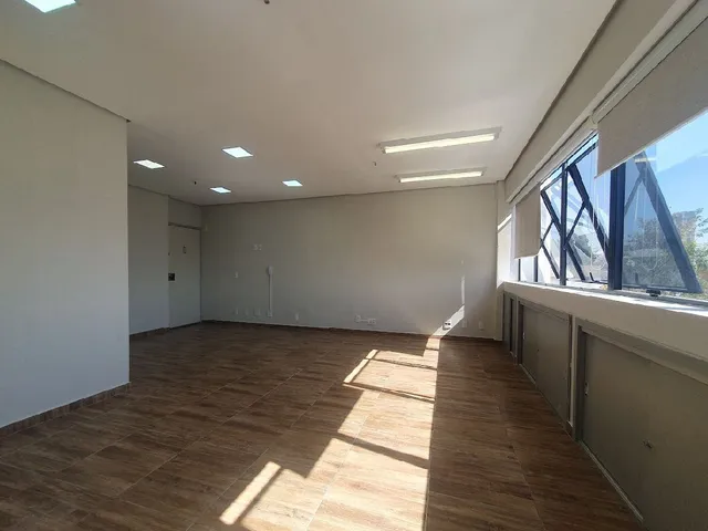 Sala com 42m², para alugar, no bairro Vila Carrão em São Paulo