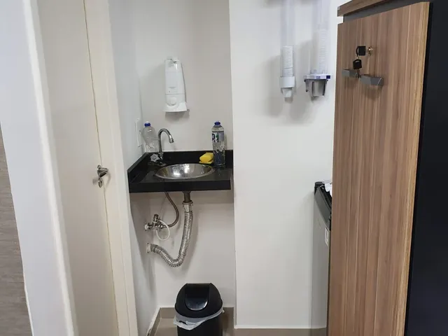 Sala à venda, no bairro Parque Taboão em Taboão da Serra