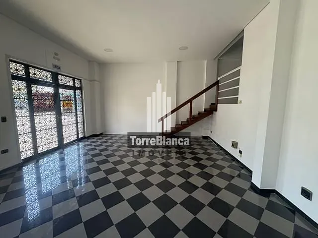 Sala com 110m², para alugar, no bairro Centro em Ponta Grossa