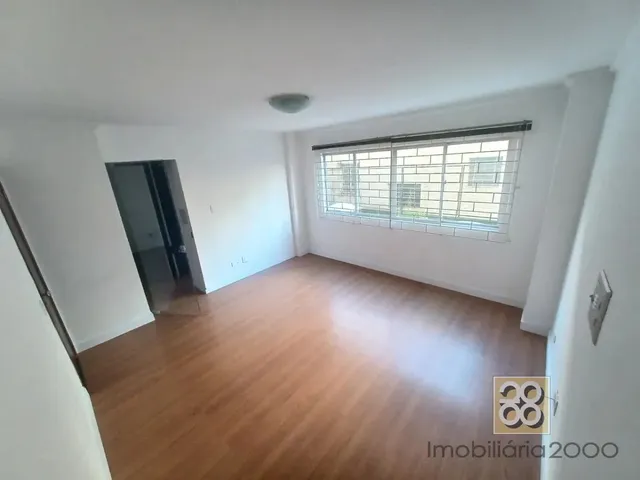 Sala à venda, no bairro Centro em Curitiba