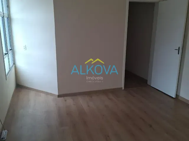 Sala à venda ou para alugar, no bairro Vila Guaianazes em São José dos Campos