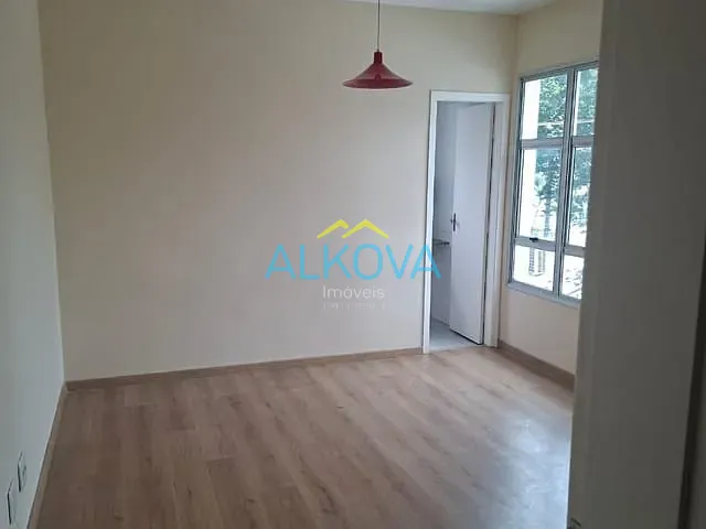 Sala à venda ou para alugar, no bairro Vila Guaianazes em São José dos Campos