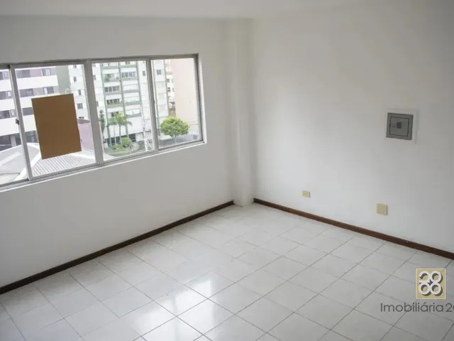 Sala para alugar, no bairro Centro em Curitiba