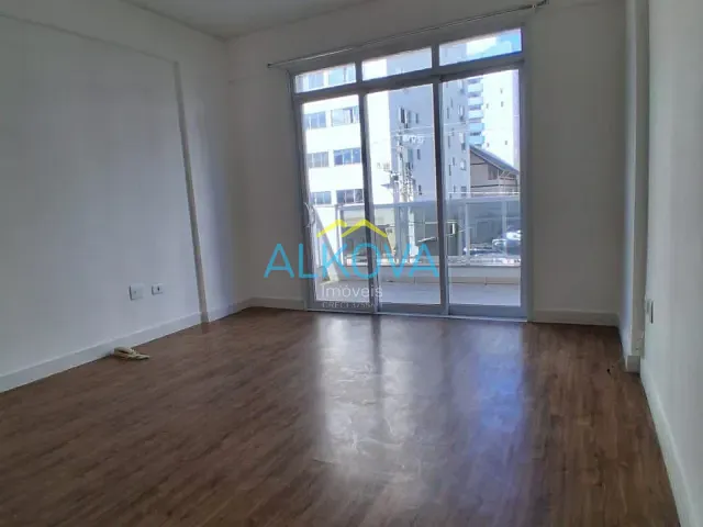 Sala à venda, no bairro Parque Residencial Aquarius em São José dos Campos