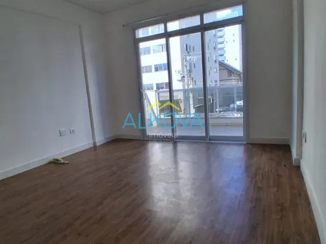 Sala à venda, no bairro Parque Residencial Aquarius em São José dos Campos