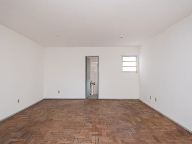 Sala para alugar, no bairro Centro em Pelotas