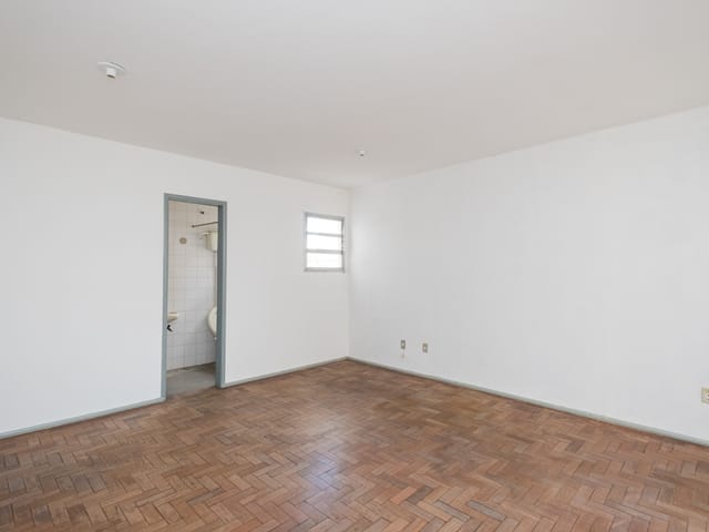 Sala para alugar, no bairro Centro em Pelotas