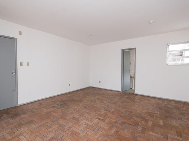 Sala para alugar, no bairro Centro em Pelotas