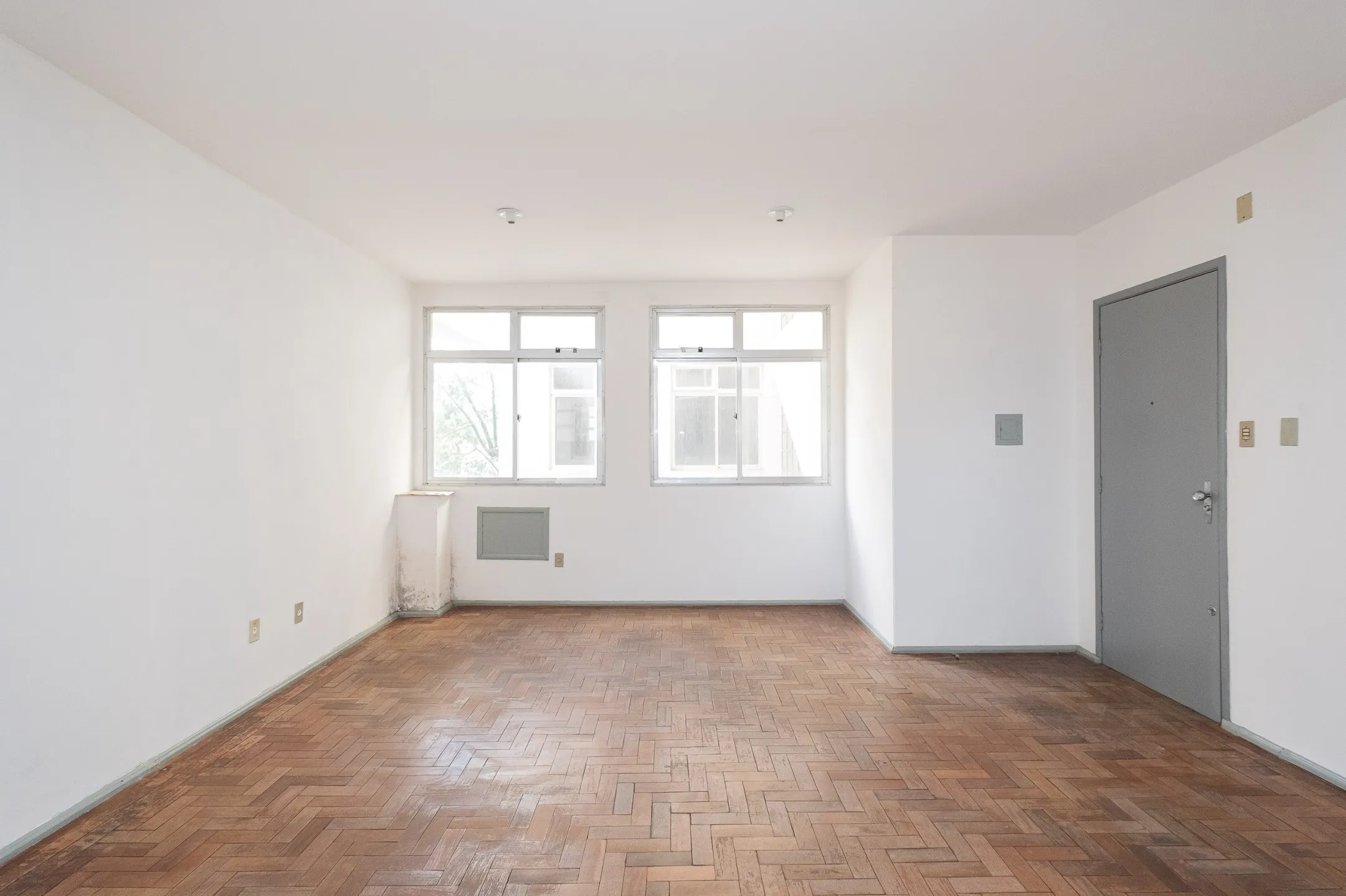 Sala Comercial para Aluguel no Centro de Pelotas RS com Excelente Localização, Fácil Acesso e Espaço Funcional Comercial - 6