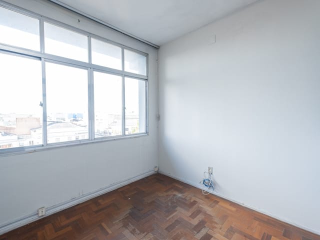 Sala para alugar, no bairro Centro em Pelotas