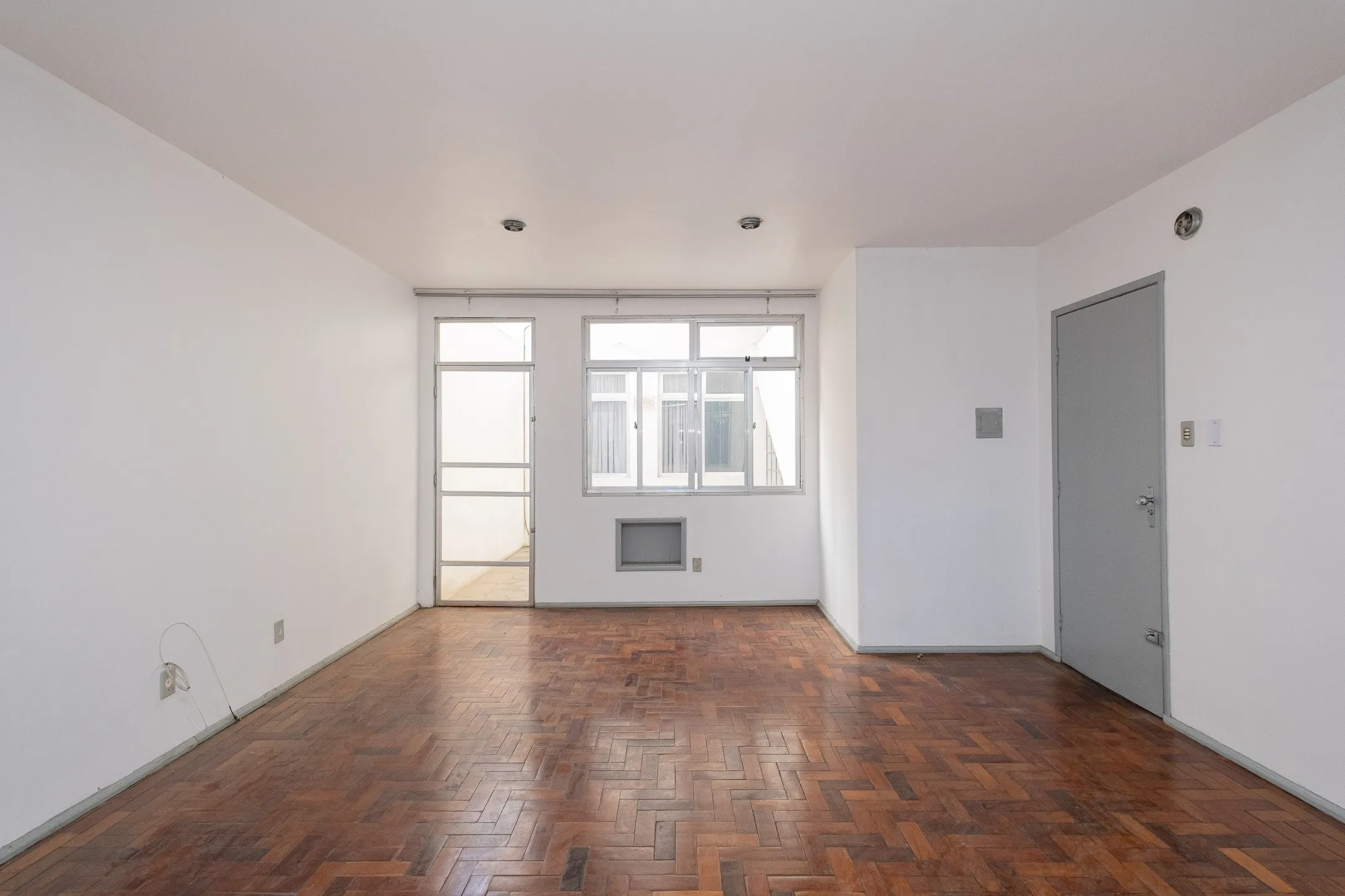 Sala Comercial para Aluguel no Centro de Pelotas RS com Excelente Localização, Fácil Acesso e Espaço Funcional Comercial - 6