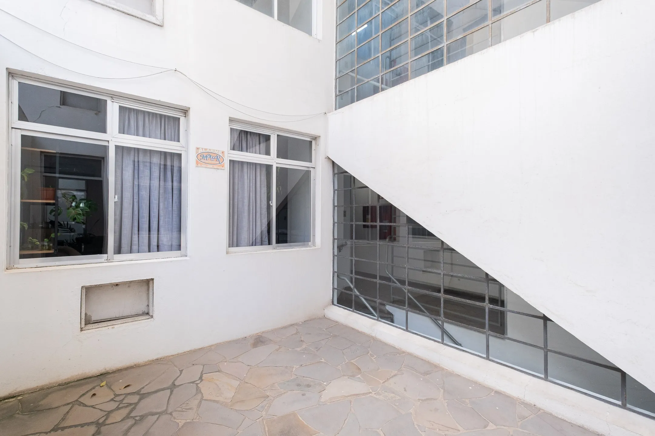 Sala Comercial para Aluguel no Centro de Pelotas RS com Excelente Localização, Fácil Acesso e Espaço Funcional Comercial - 9