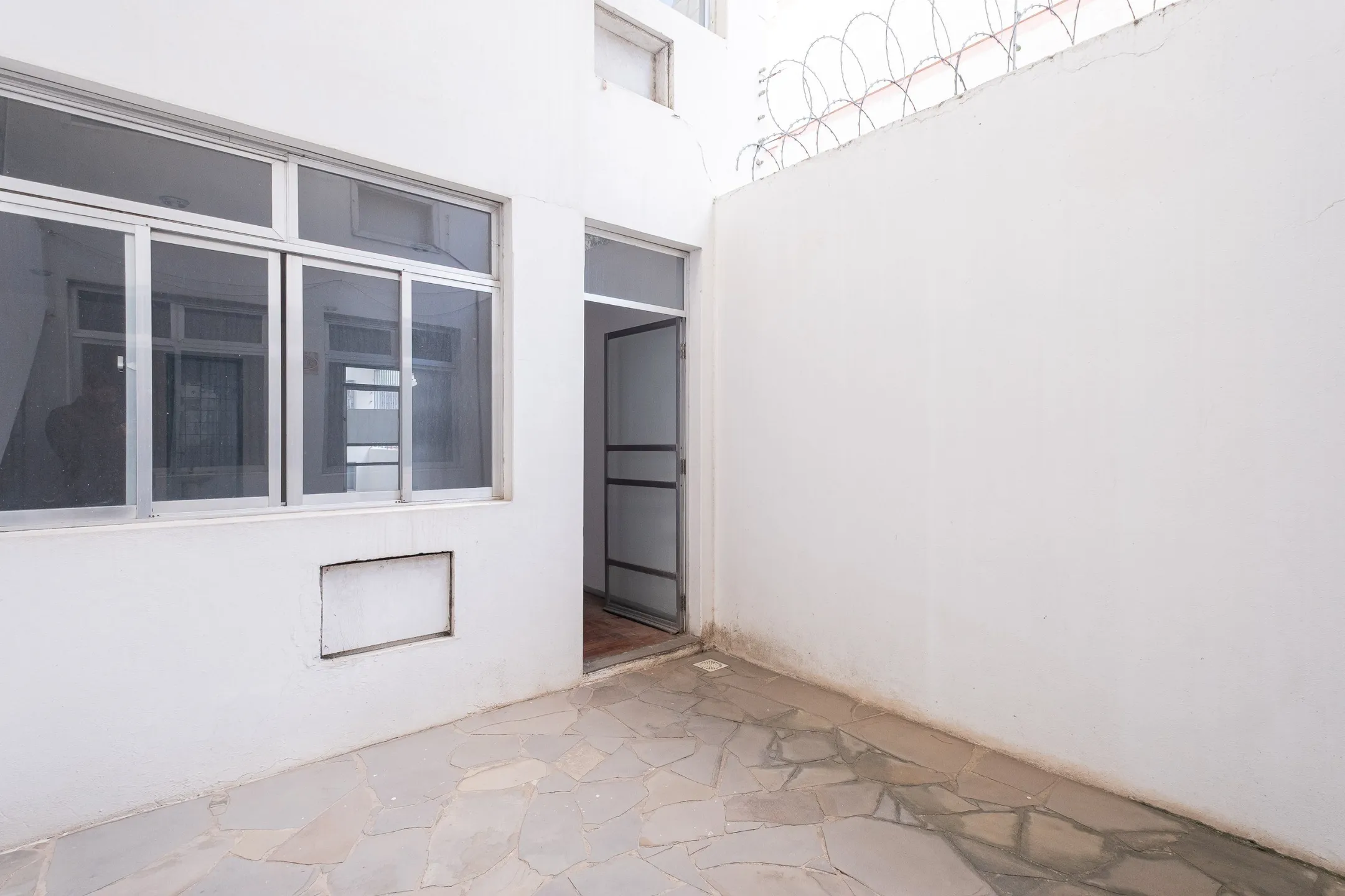 Sala Comercial para Aluguel no Centro de Pelotas RS com Excelente Localização, Fácil Acesso e Espaço Funcional Comercial - 8