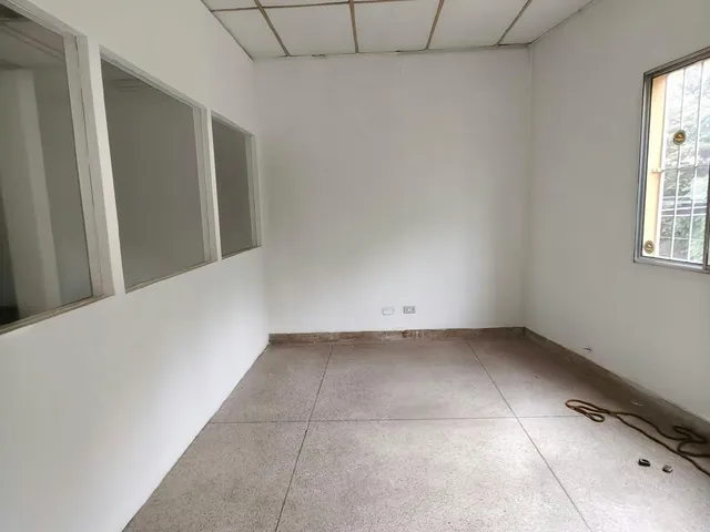 Sala com 140m², para alugar, no bairro Umuarama em Osasco