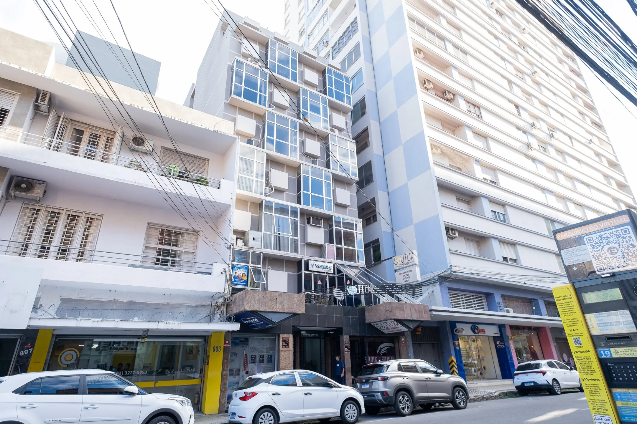 Sala Comercial de Frente no Voyage Center – Venda e Locação no Centro de Pelotas com Excelente Visibilidade e Localização Privilegiada