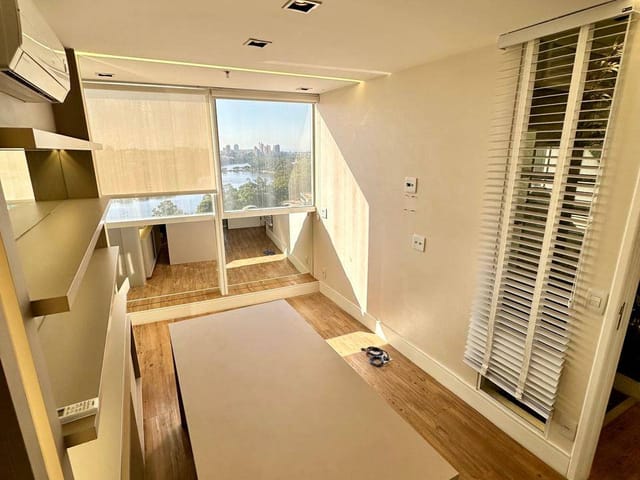 Sala à venda, no bairro Gleba Fazenda Palhano em Londrina