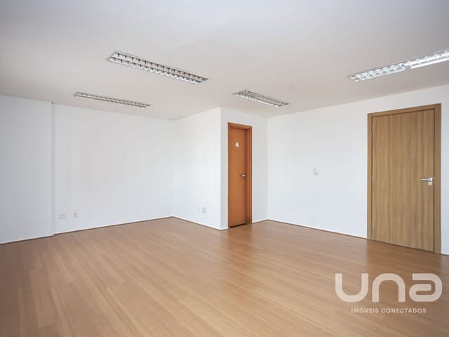 Sala à venda, no bairro Água Verde em Curitiba