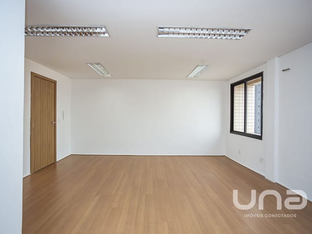 Sala à venda, no bairro Água Verde em Curitiba