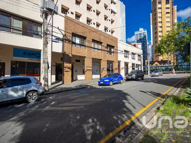 Sala à venda, no bairro Água Verde em Curitiba