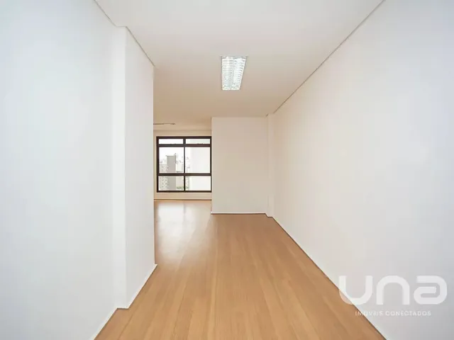 Sala à venda, no bairro Água Verde em Curitiba