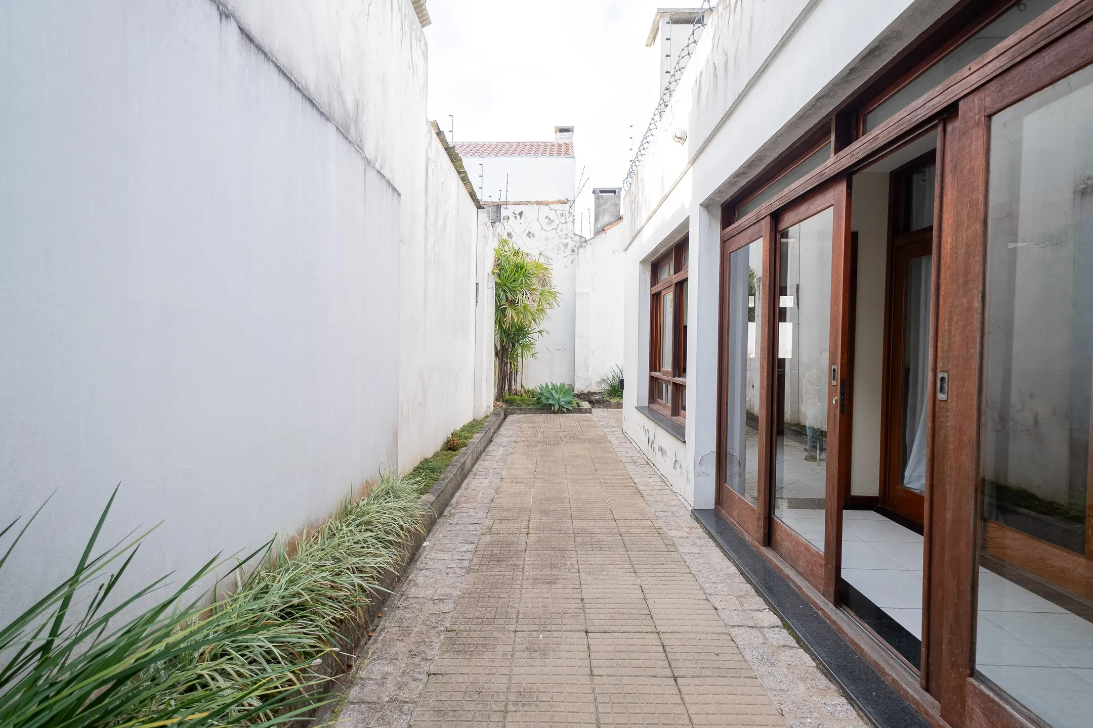 Prédio comercial à venda em Pelotas, próximo à Av. Bento Gonçalves - com 146m², recepção, 5 salas e excelente potencial para empresas e clínicas. - 17