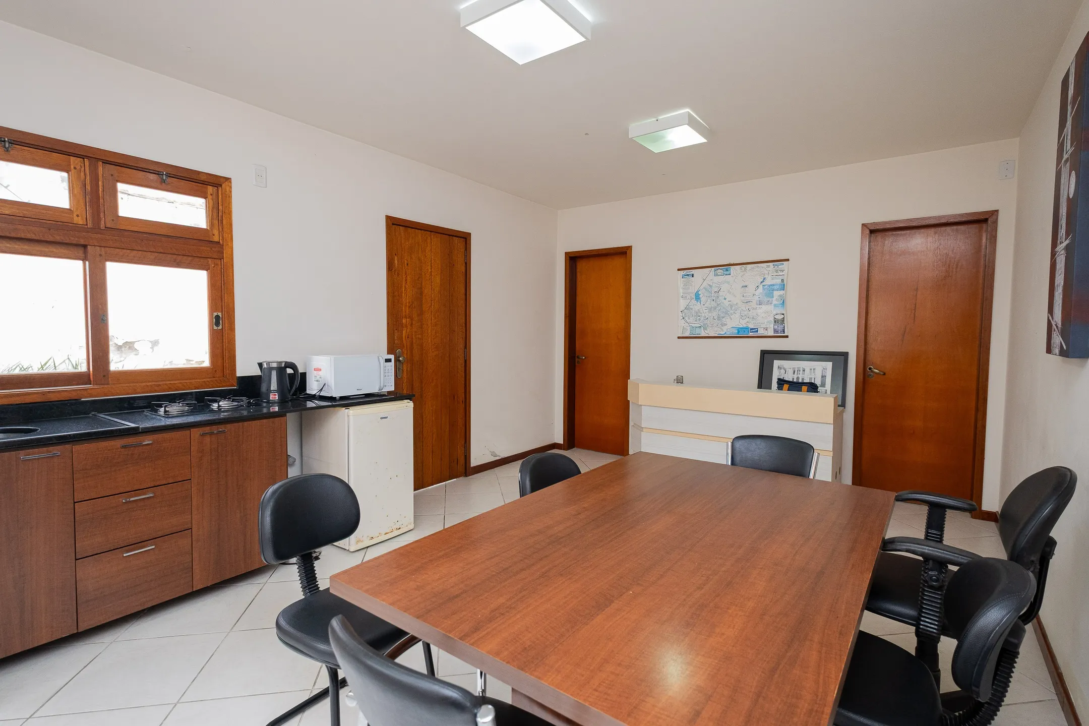 Prédio comercial à venda em Pelotas, próximo à Av. Bento Gonçalves - com 146m², recepção, 5 salas e excelente potencial para empresas e clínicas. - 8