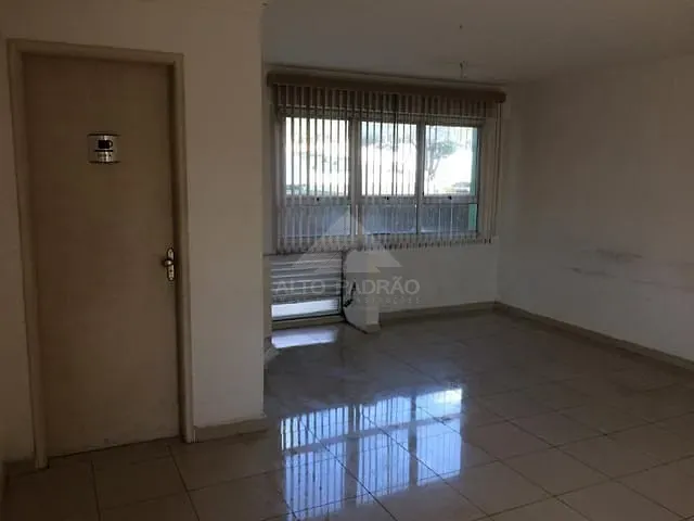 Sala com 32m², à venda, no bairro Vila Bocaina em Mauá