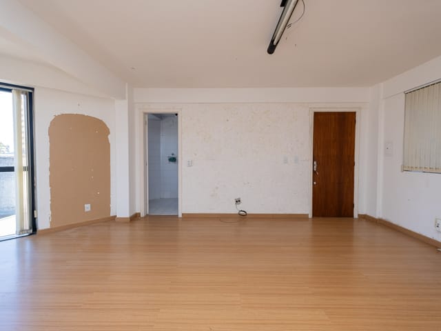 Sala com 58m², para alugar, no bairro Centro em Pelotas