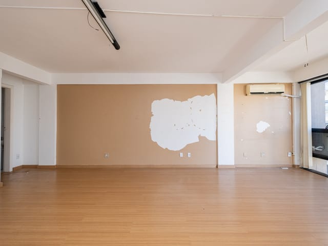 Sala com 58m², para alugar, no bairro Centro em Pelotas