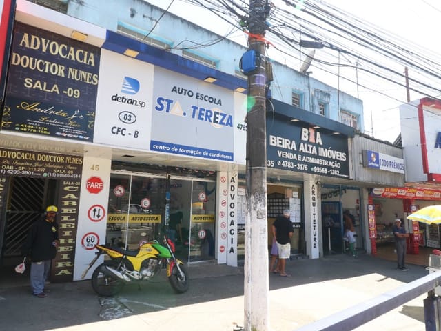 Prédio com 276m², à venda, no bairro Jardim Santa Tereza em Embu Das Artes