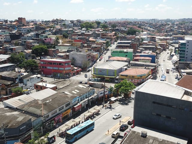 Prédio com 276m², à venda, no bairro Jardim Santa Tereza em Embu Das Artes