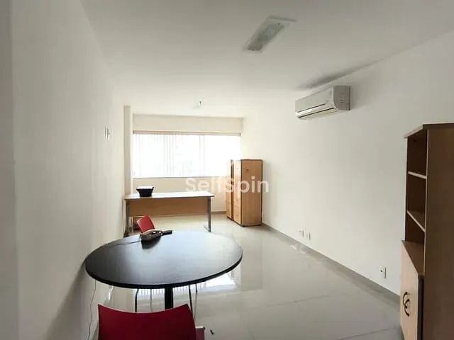 Sala para alugar, no bairro Centro em Niterói