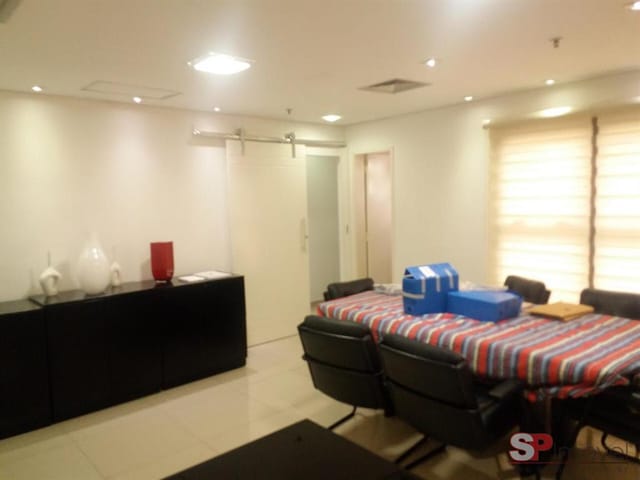Sala à venda, no bairro Vila Gomes Cardim em São Paulo