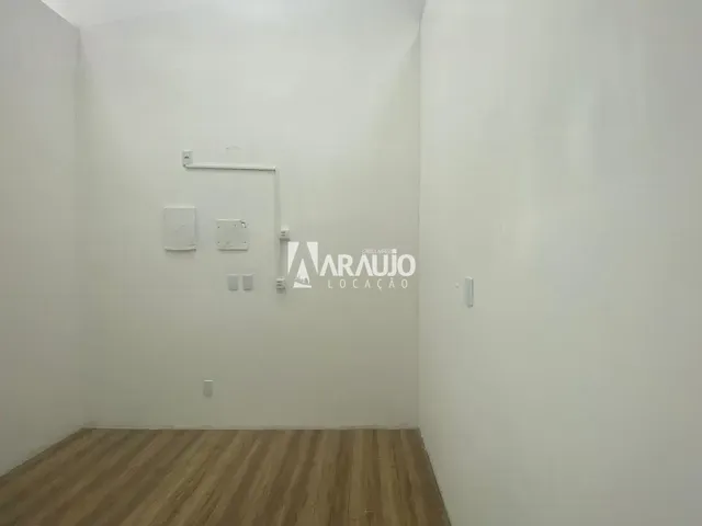 Sala para alugar, no bairro Centro em Itajaí
