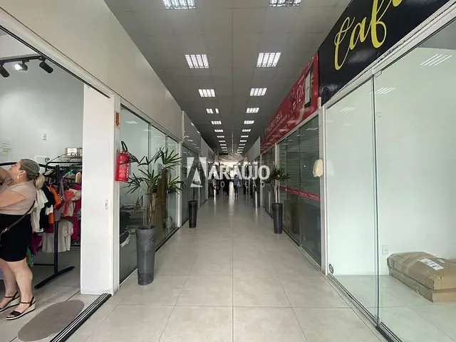 Sala para alugar, no bairro Centro em Itajaí