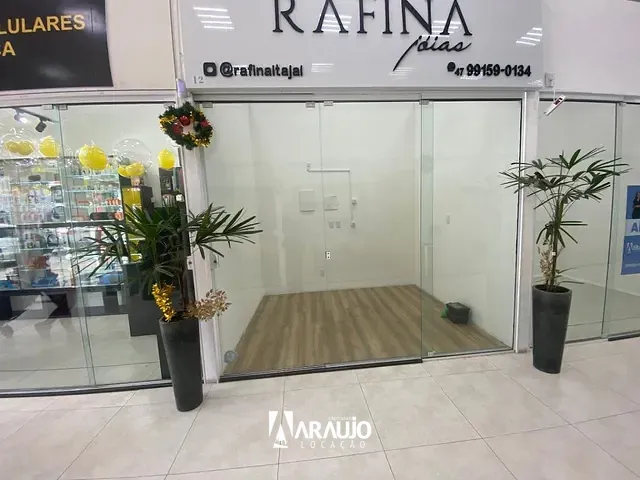 Sala para alugar, no bairro Centro em Itajaí