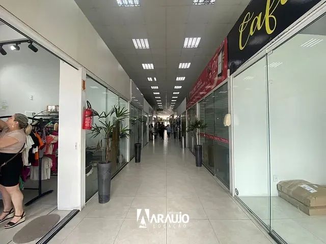 Sala para alugar, no bairro Centro em Itajaí