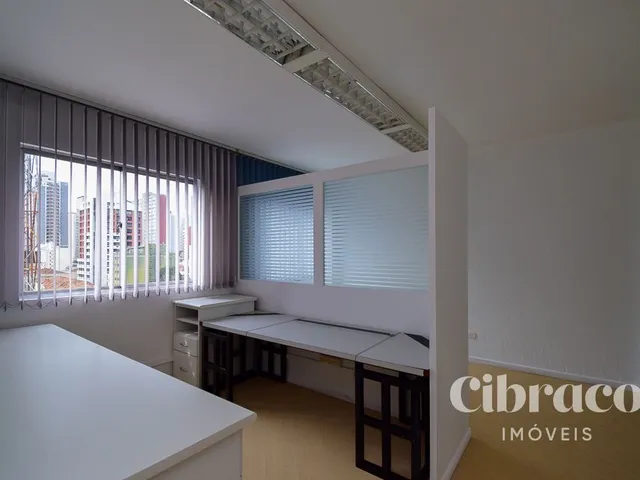 Sala à venda, no bairro Centro em Curitiba