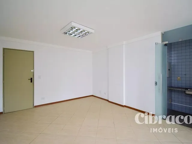 Sala à venda, no bairro Centro em Curitiba